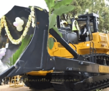 BD475-2: India’s Biggest and Advanced Crawler Dozer